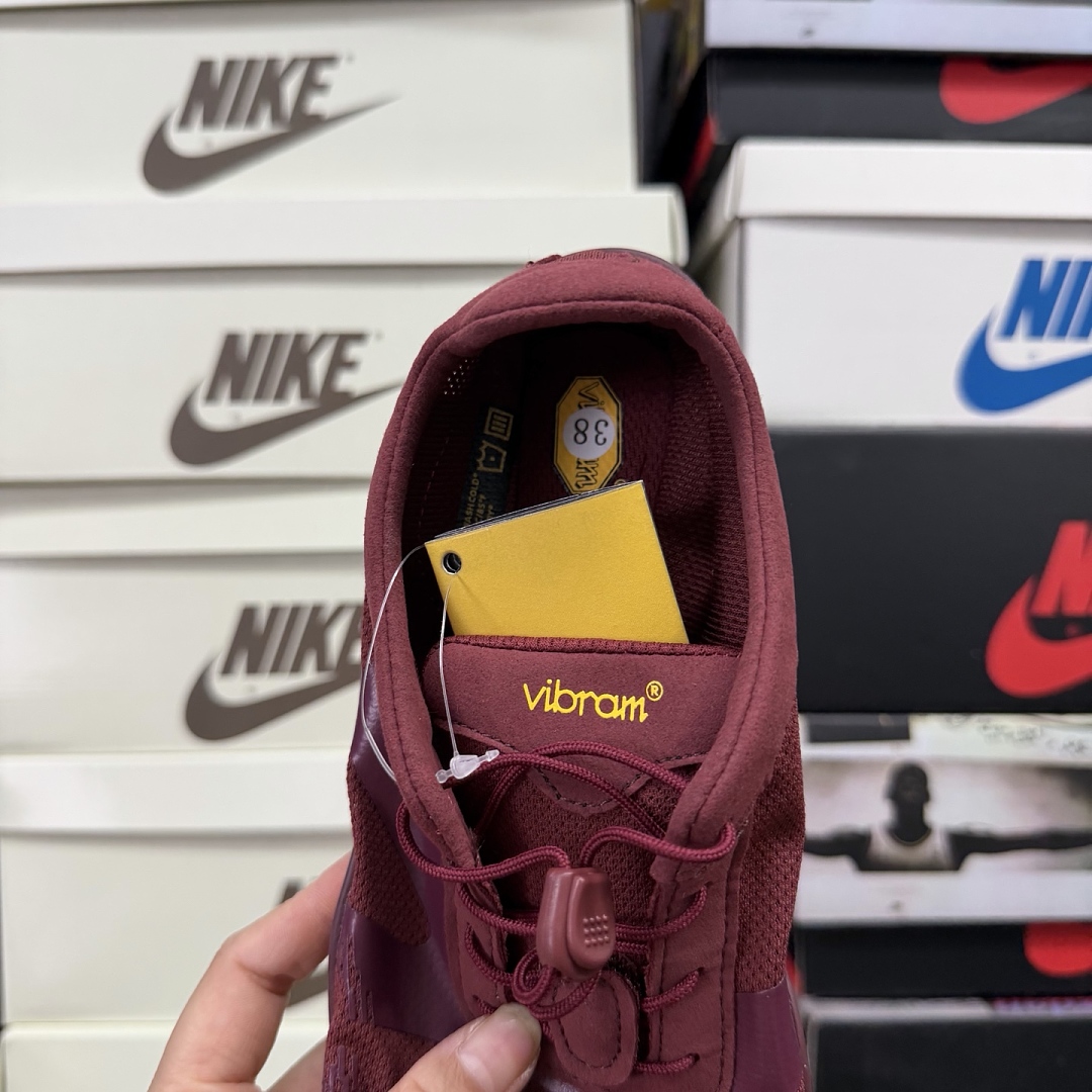 Suicoke Finger Chukka Boot 19W0702 Wine Red Straps - Image 7