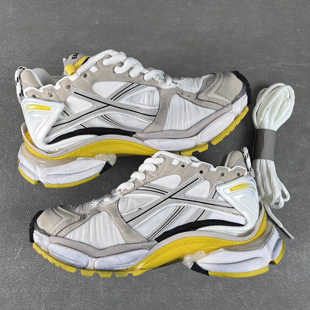Balenciaga Runner 7.5 - Image 118