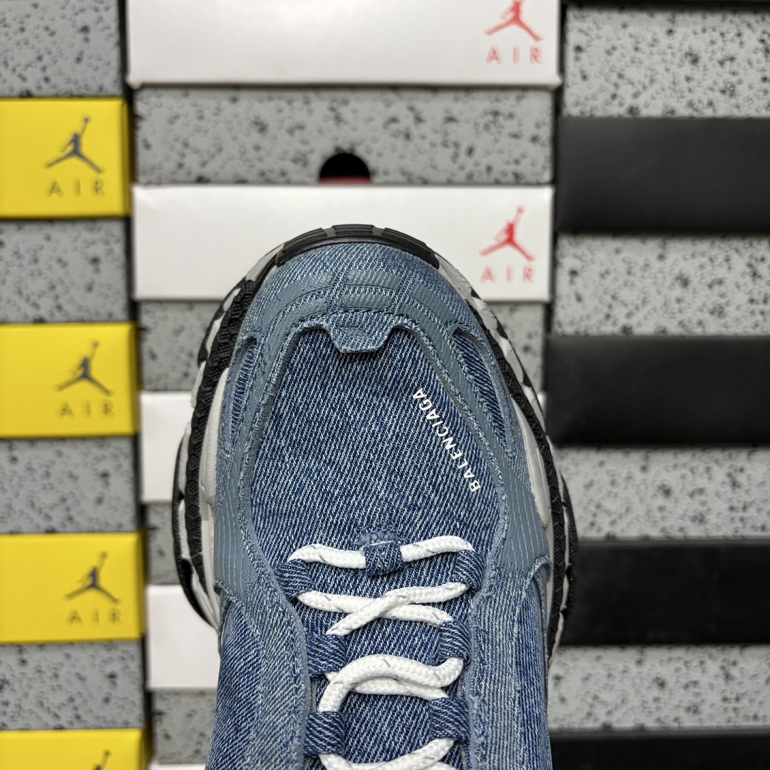 Balenciaga Triple S 2 - Image 4