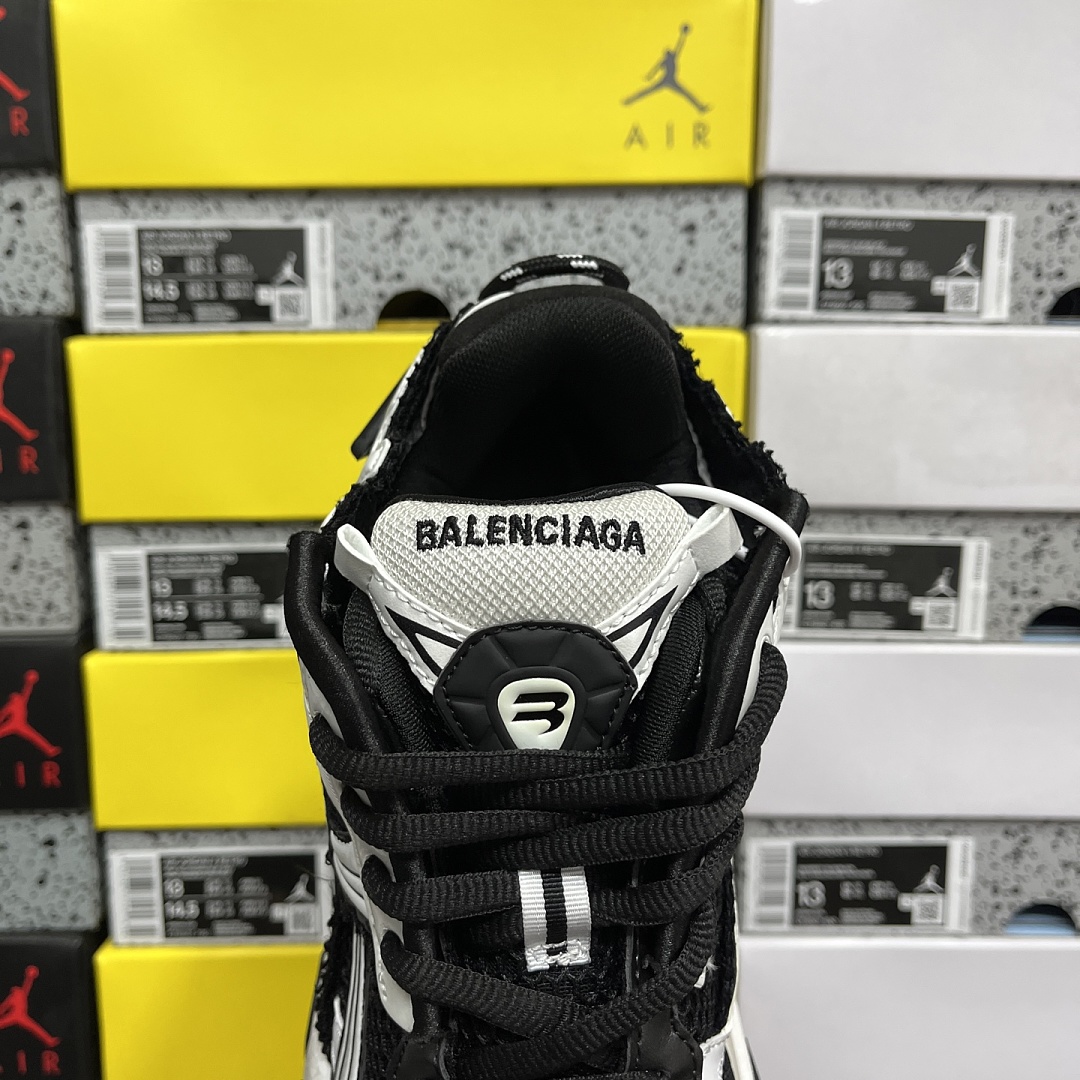 Balenciaga BLCG Runner 7.5 - Image 6