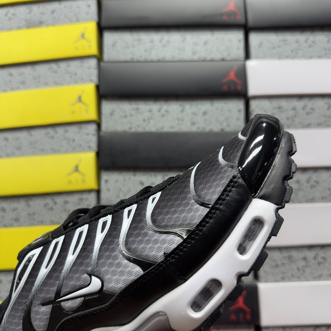 Nike Air Max Plus (Black Silver White) - Image 2