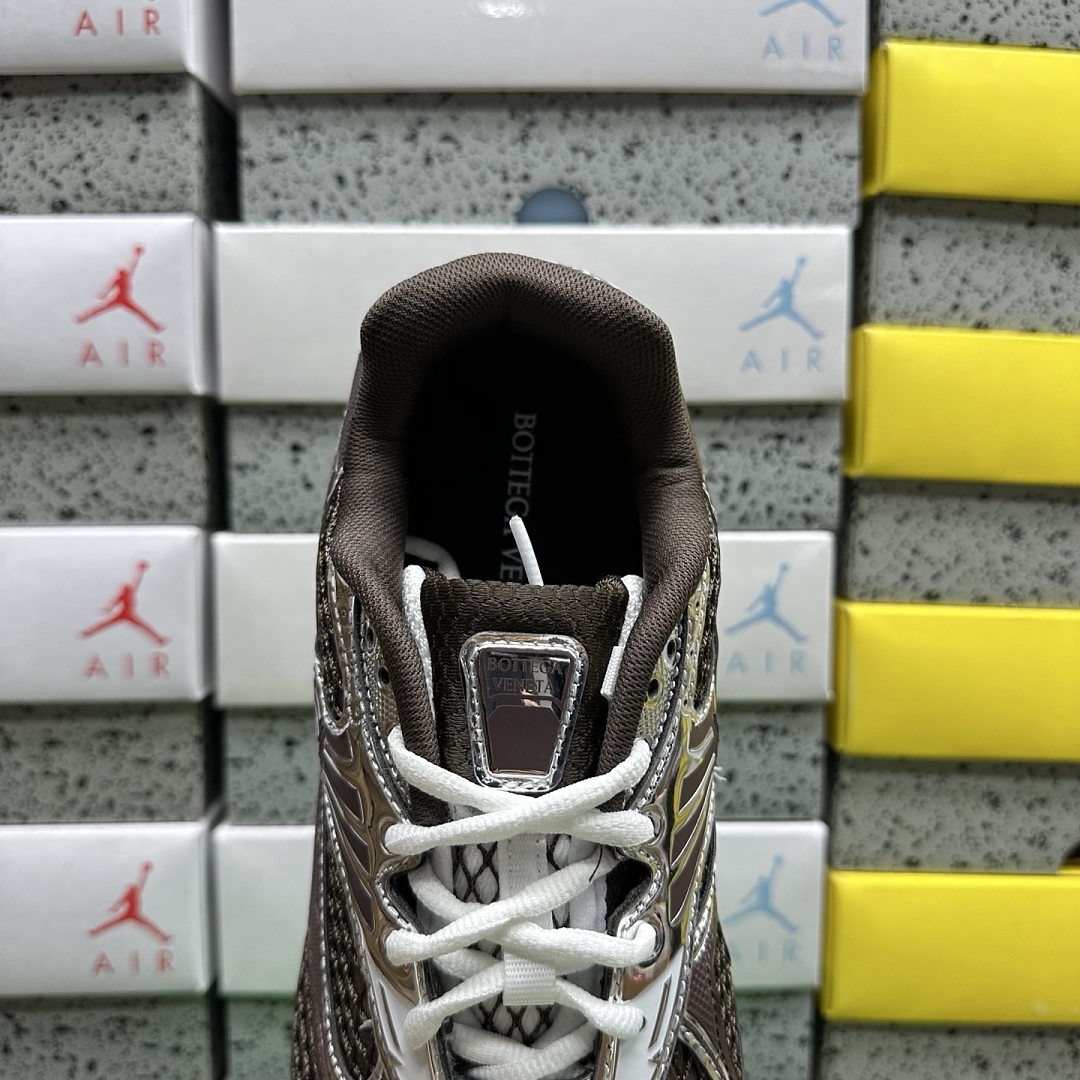 Bottega Veneta Orbit Surf Vapor - Image 8