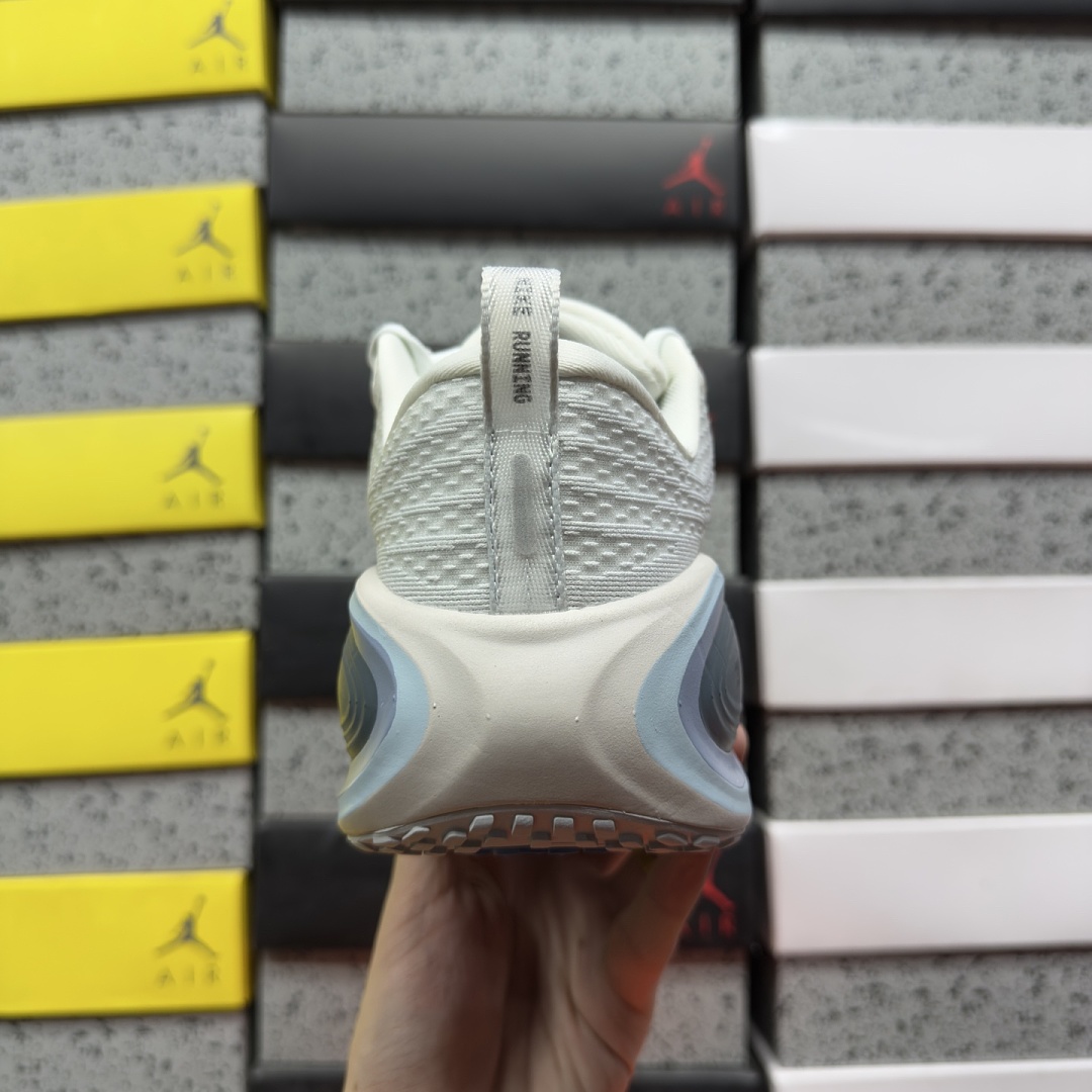 Nike Vomero Plus Off White Thunderstorm - Image 5