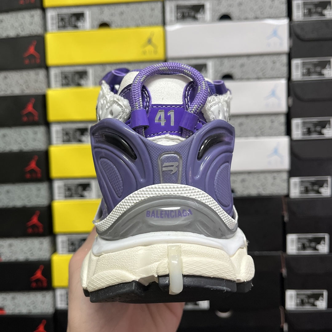 Balenciaga BLCG Runner 7.0 - Image 10