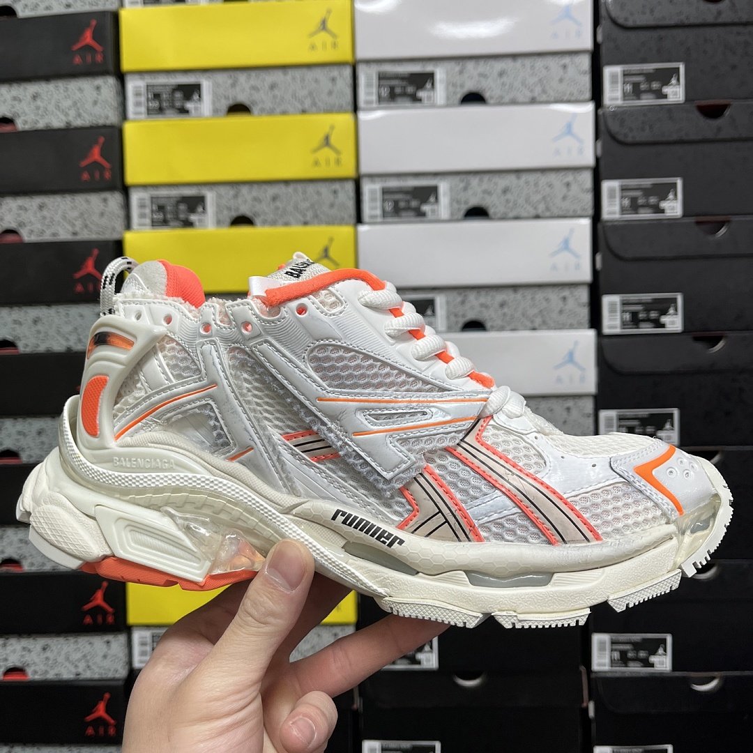 Balenciaga BLCG Runner 7.0 - Image 4