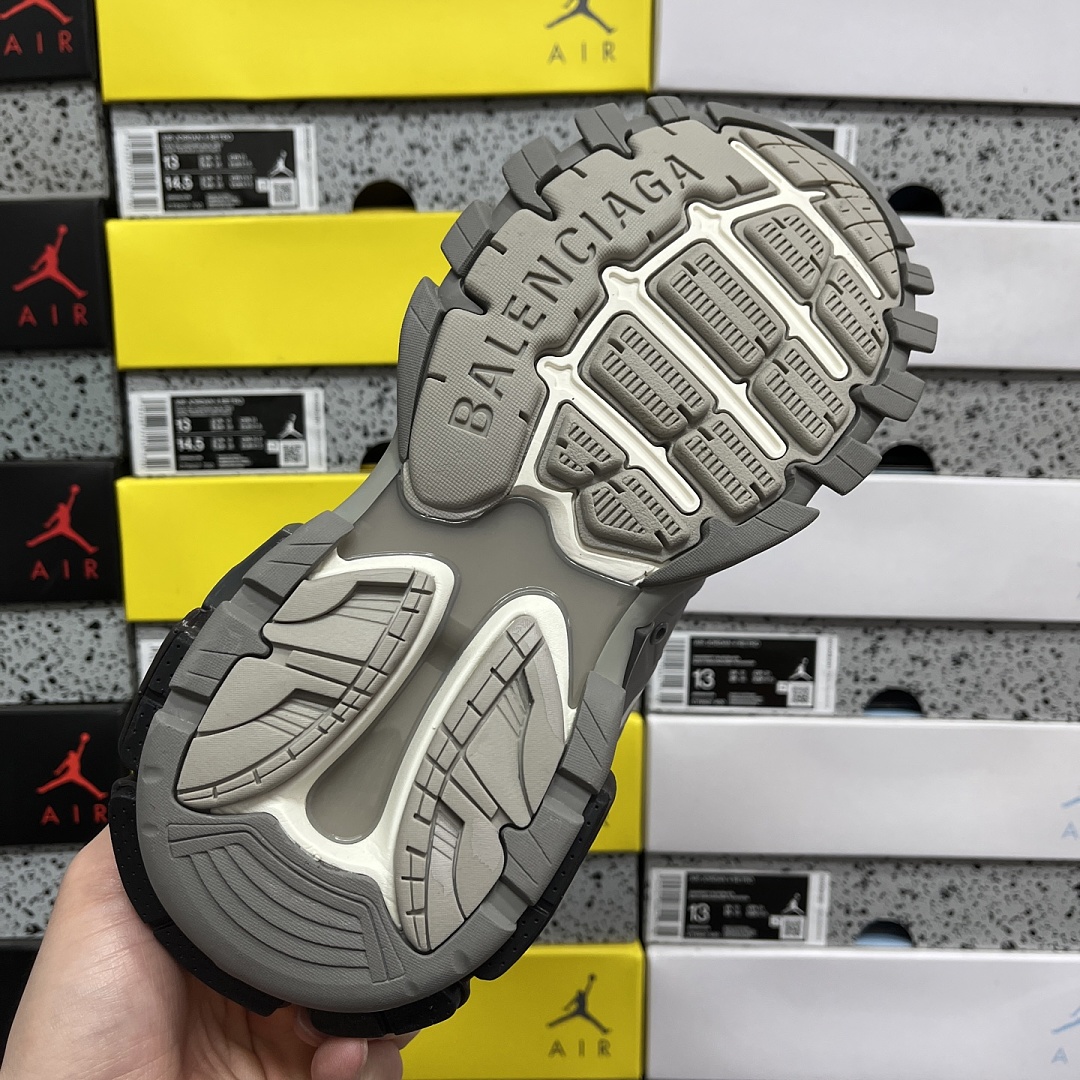 Balenciaga BLCG Track 3.0 Grey LED - Image 10