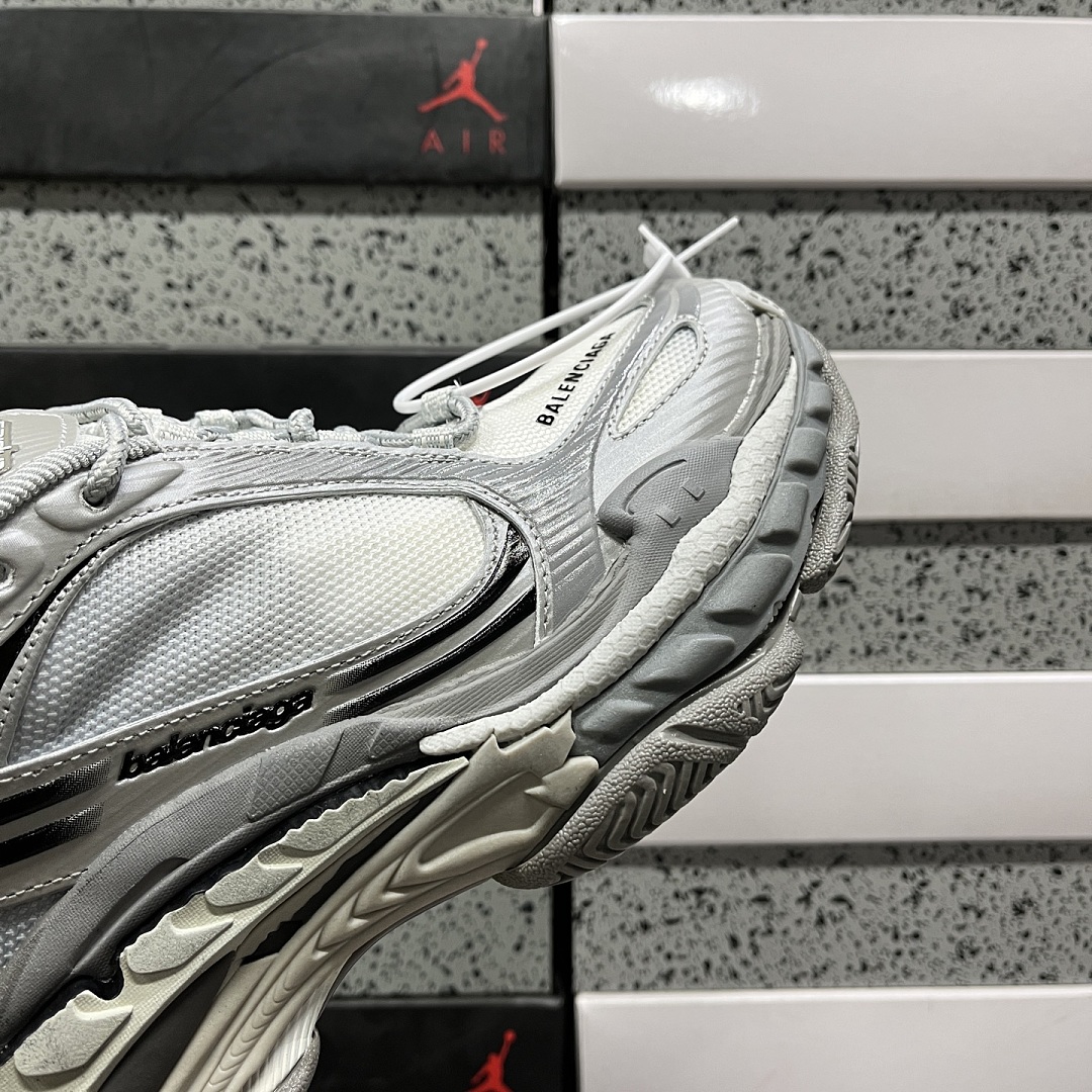 Balenciaga Triple S 2 - Image 9