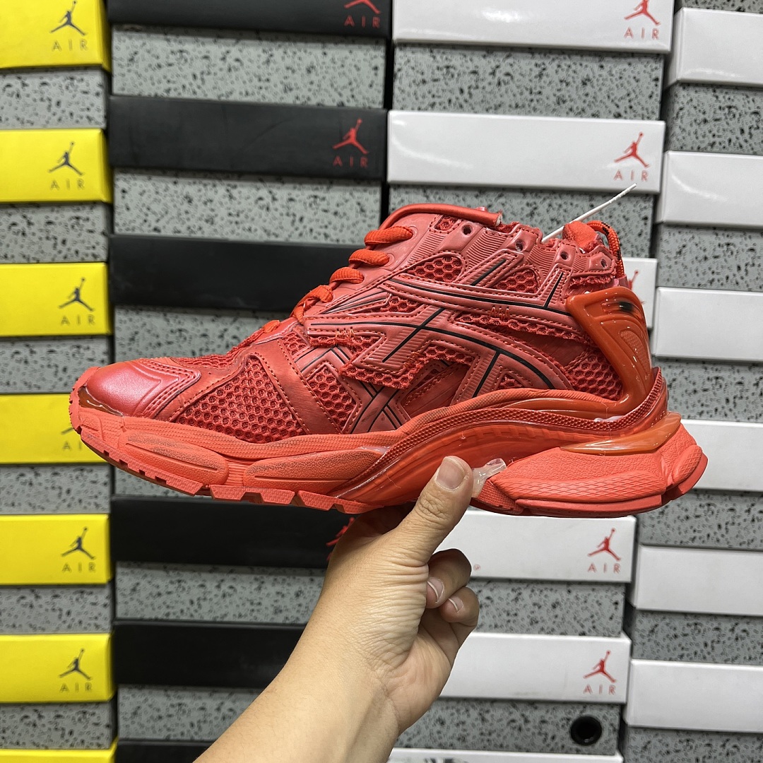 Balenciaga BLCG Runner - Image 11