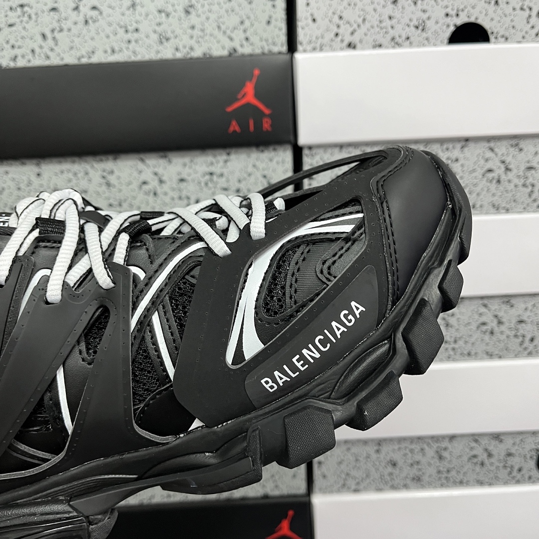 Balenciaga Track - Image 4