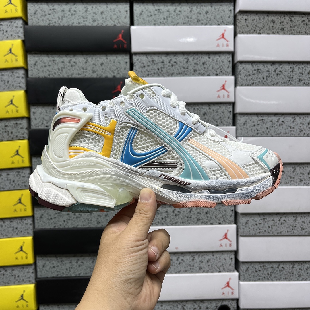 Balenciaga BLCG Runner 7.5 - Image 5