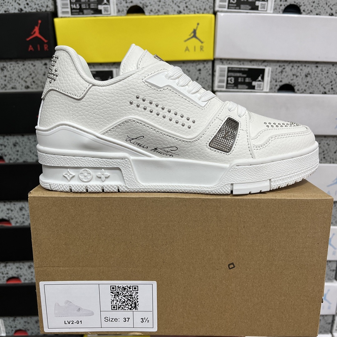 Louis Vuitton Trainer V2-01