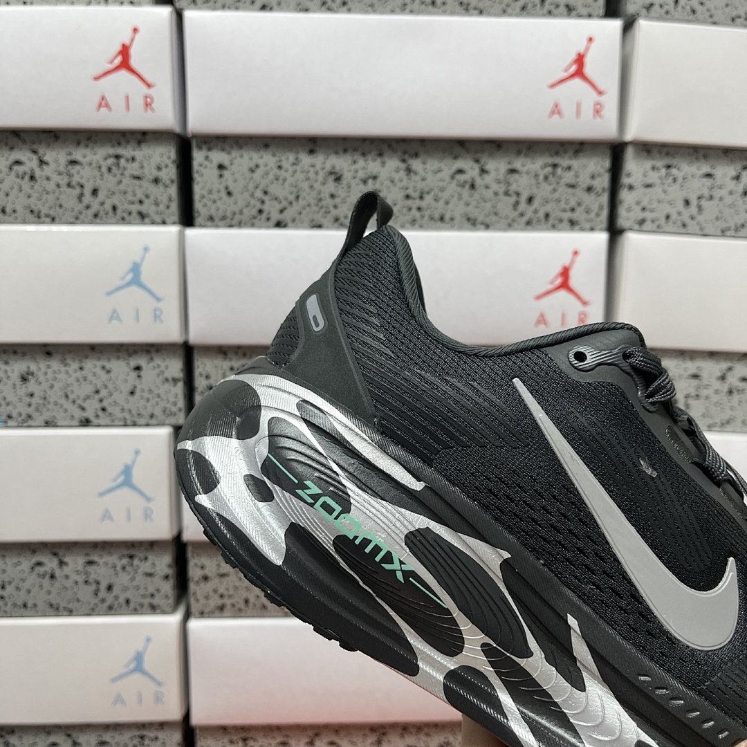 Nike Vomero 18 Anthracite Reflect (Silver) - Image 5