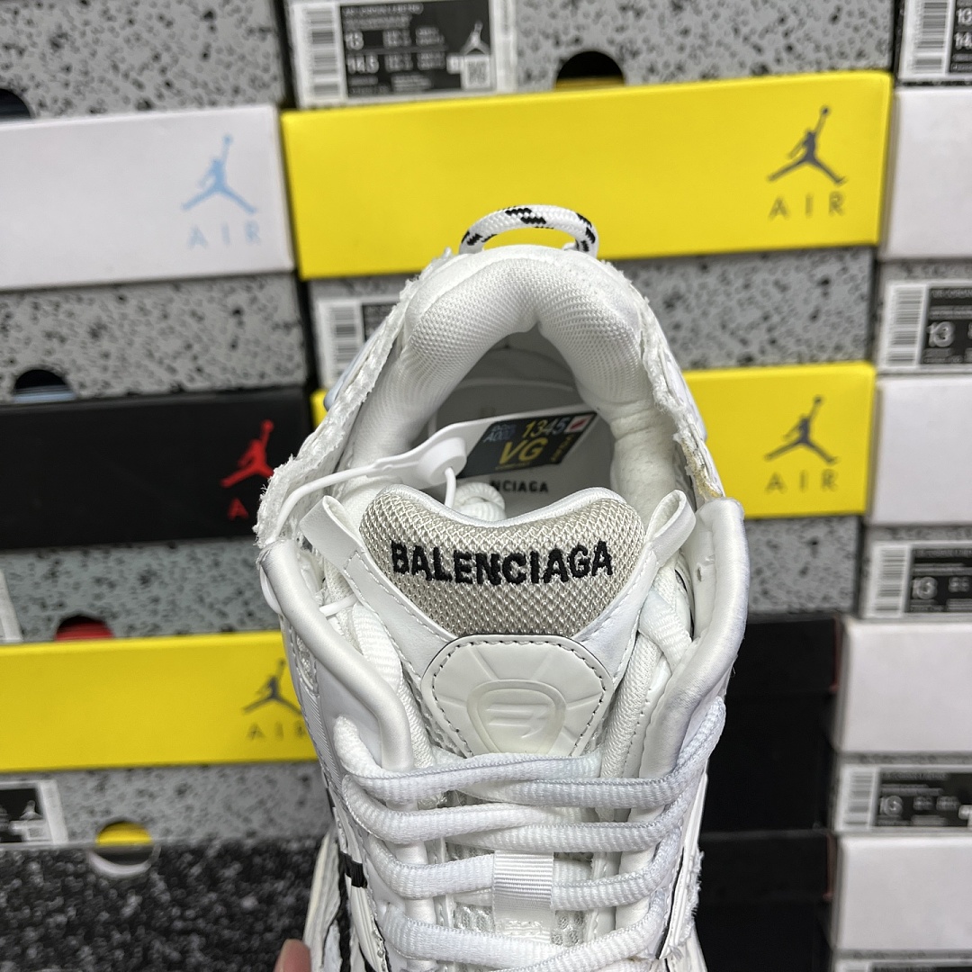 Balenciaga BLCG Runner 7.0 - Image 5