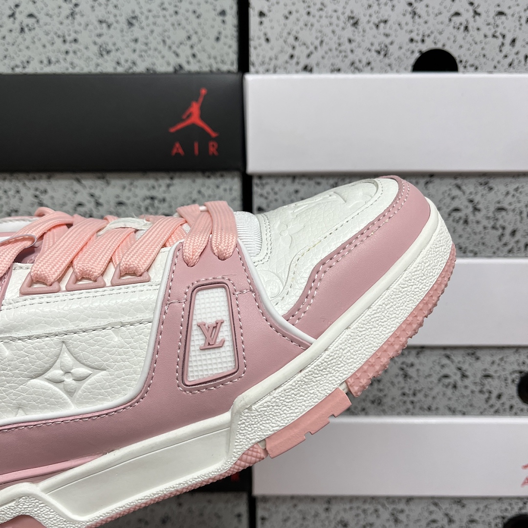 Louis Vuitton Trainer - Image 4