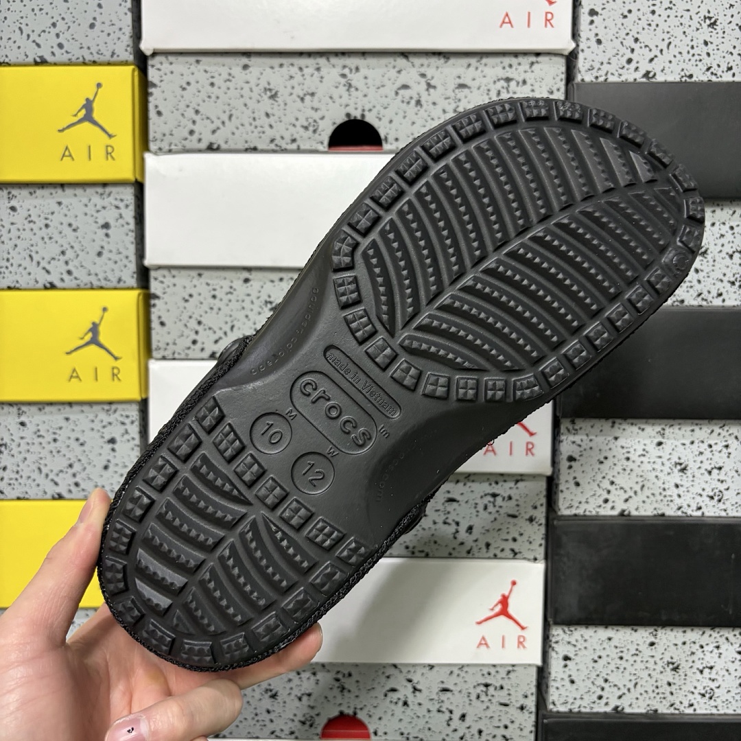 Crocs Triple Black - Image 8