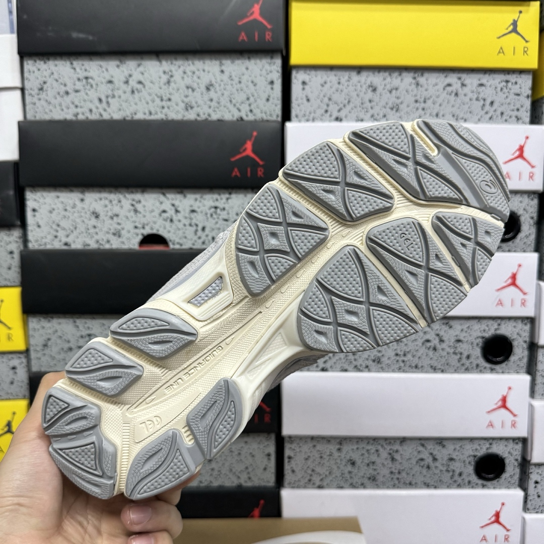 ASICS Gel-NYC Ivory Mid Grey 1203A372-600 - Image 3