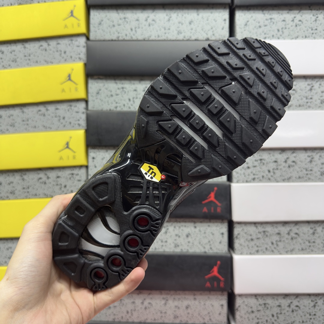 Nike Air Max Plus Triple Black 604133-050 - Image 9