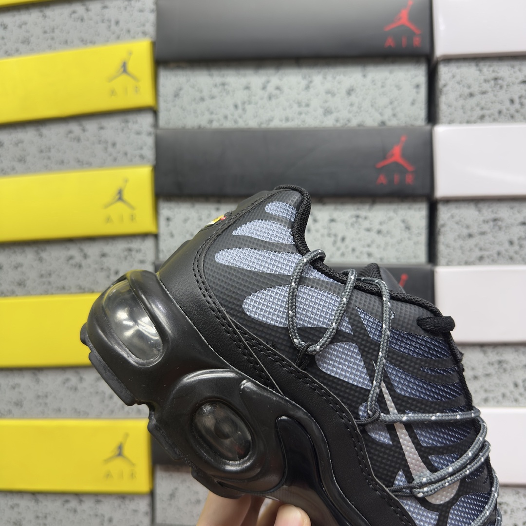 Nike Air Max Plus Utility Black Metallic Platinum FZ2770-001 Blue (Lace Up) - Image 3