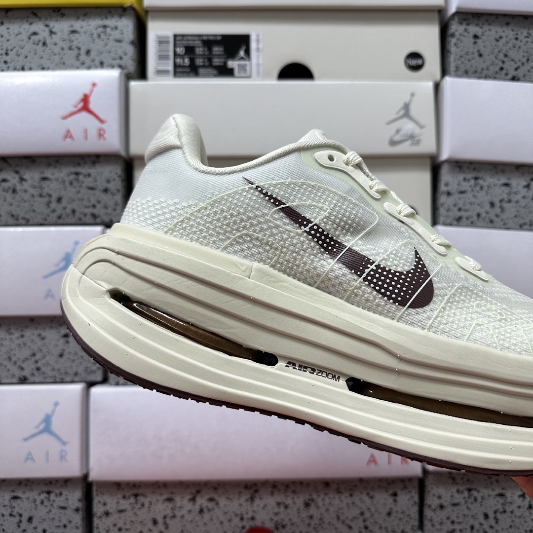 Nike Vomero Premium HQ2050-700 - Image 4