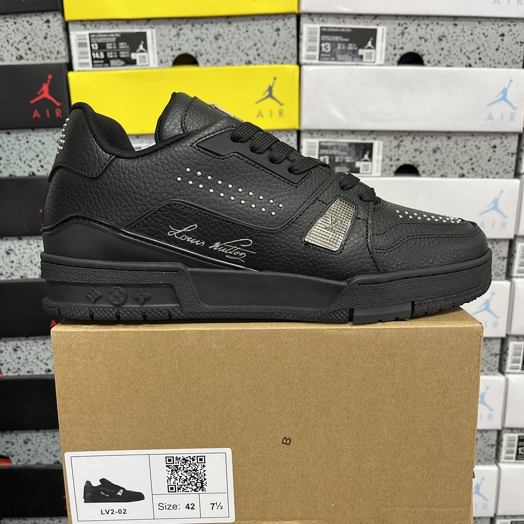 Louis Vuitton Trainer V2-02