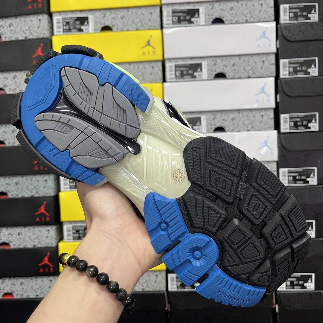 Balenciaga BLCG Runner 7.0 - Image 8