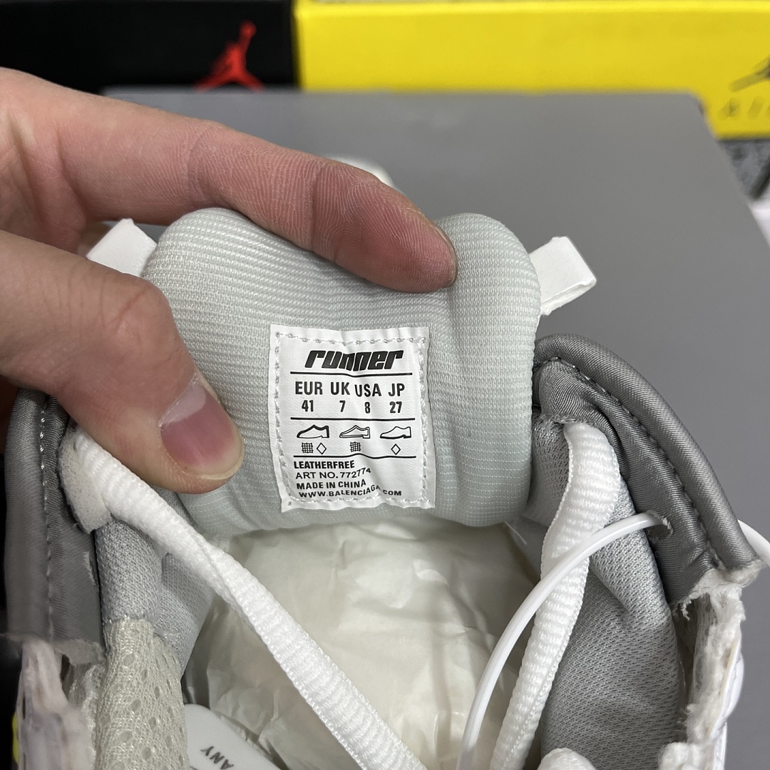Balenciaga BLCG Runner 7.5 - Image 10