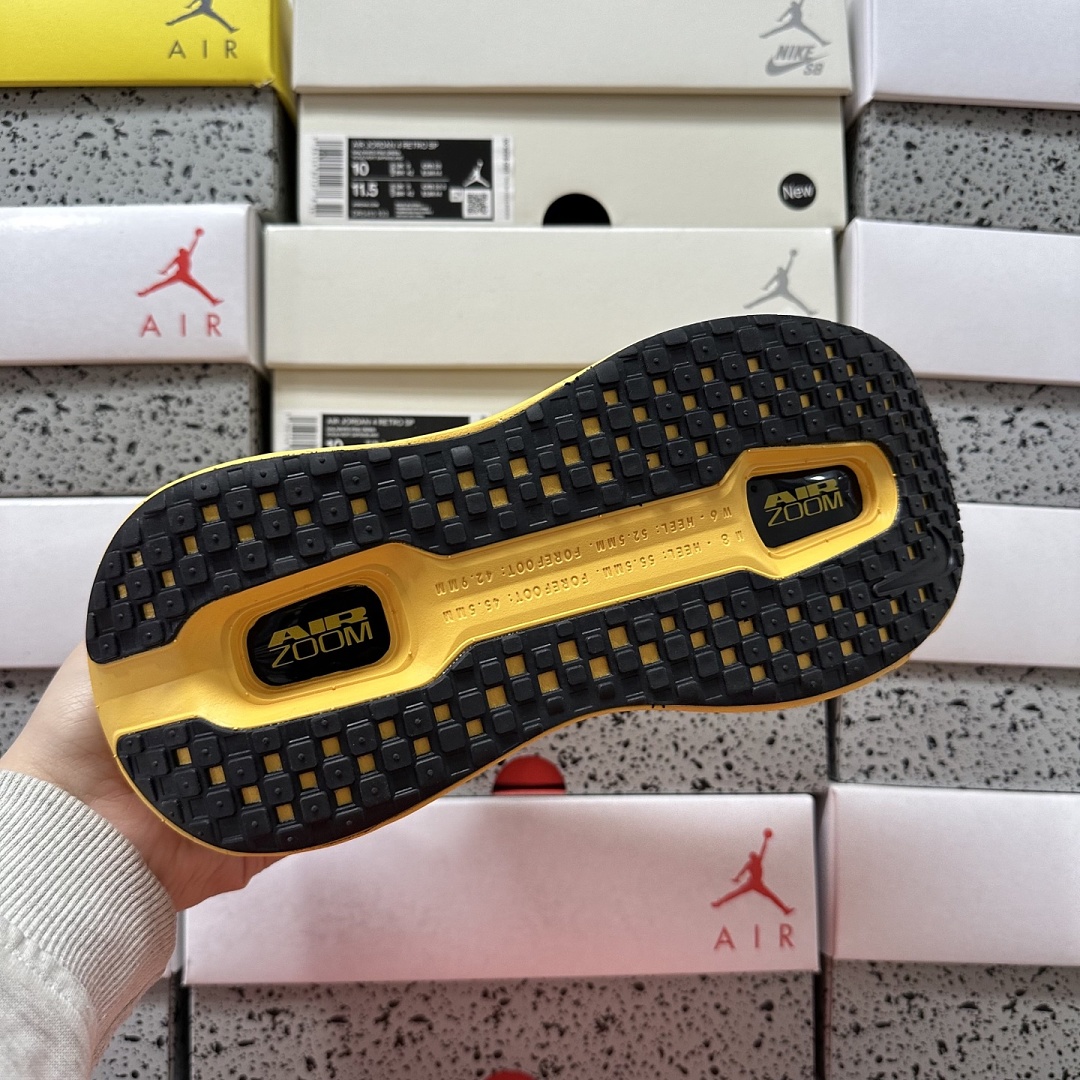 Nike Vomero Premium HQ2050-012 - Image 7