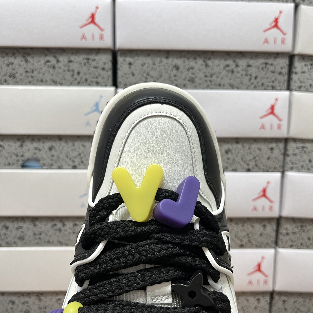 Louis Vuitton Trainer Maxi (White Black) - Image 4