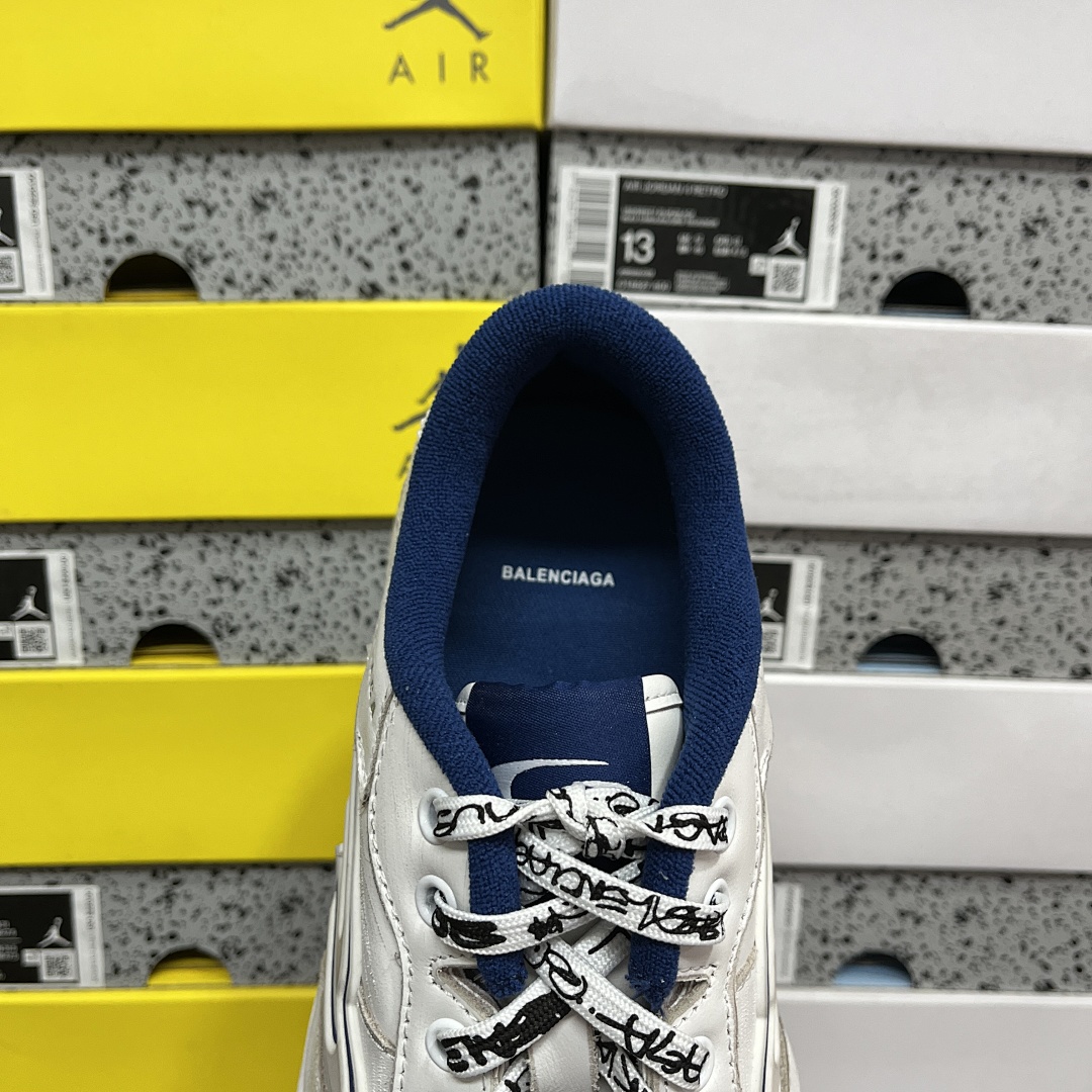 Balenciaga Hamptons Sneakers - Image 6