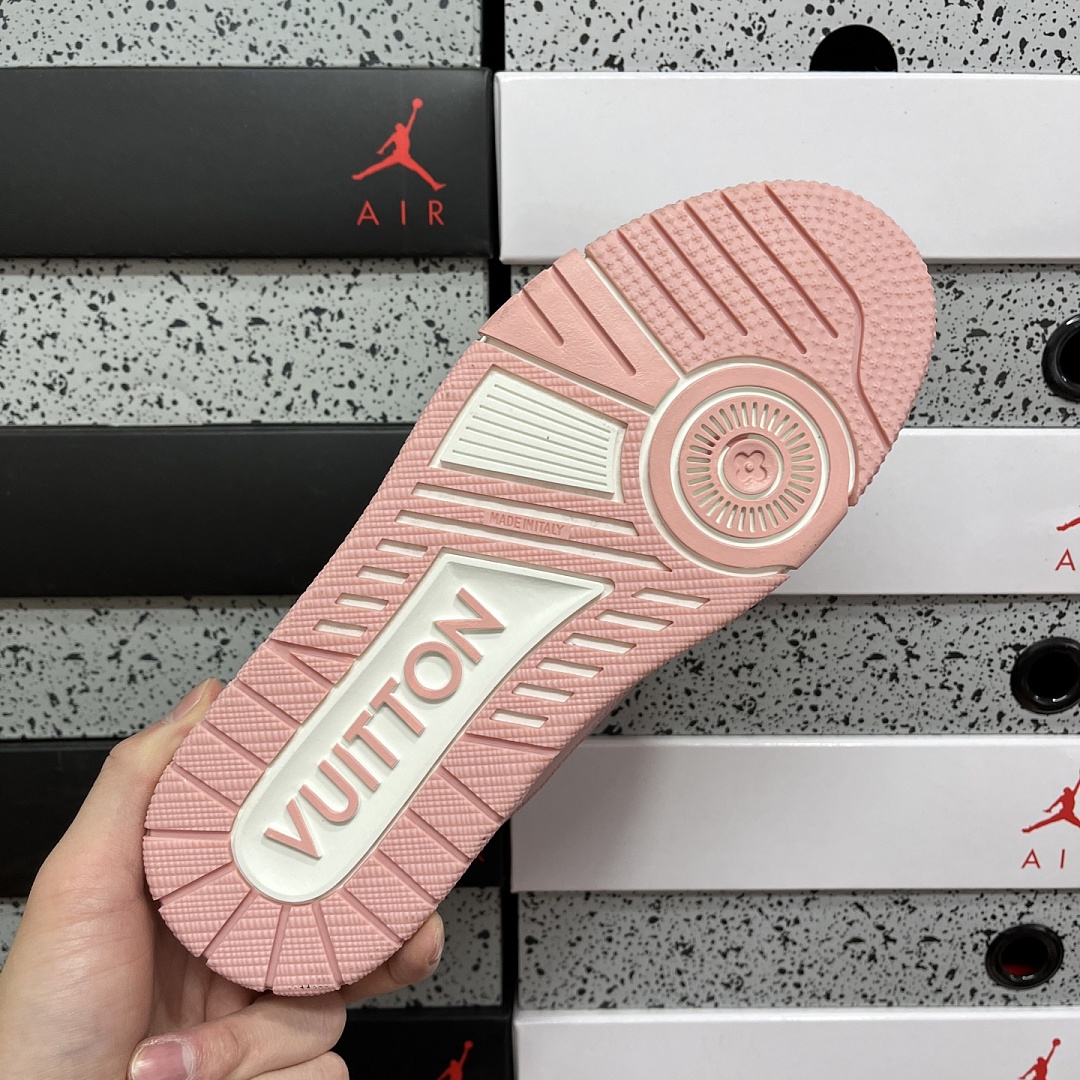 Louis Vuitton Trainer - Image 5