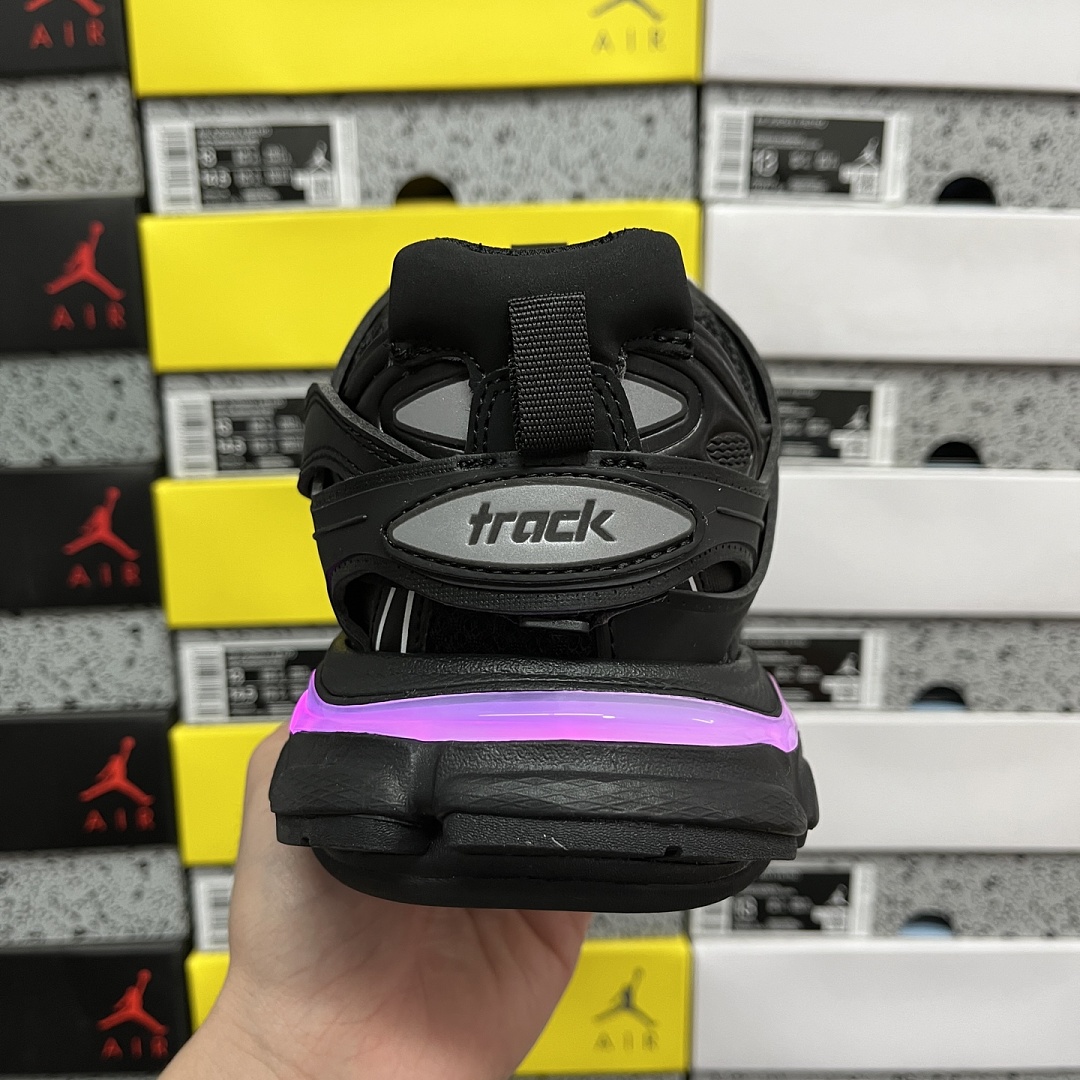 Balenciaga BLCG Track 3.0 Black LED - Image 9