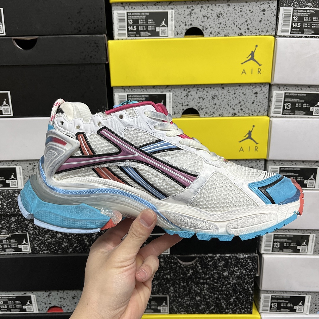 Balenciaga BLCG Runner 7.5 - Image 9