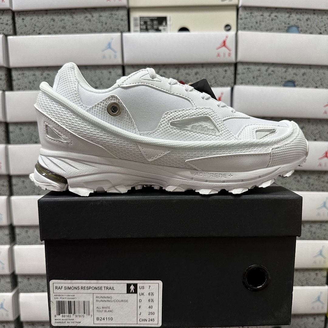 On Running Response Trail 2 Raf Simons