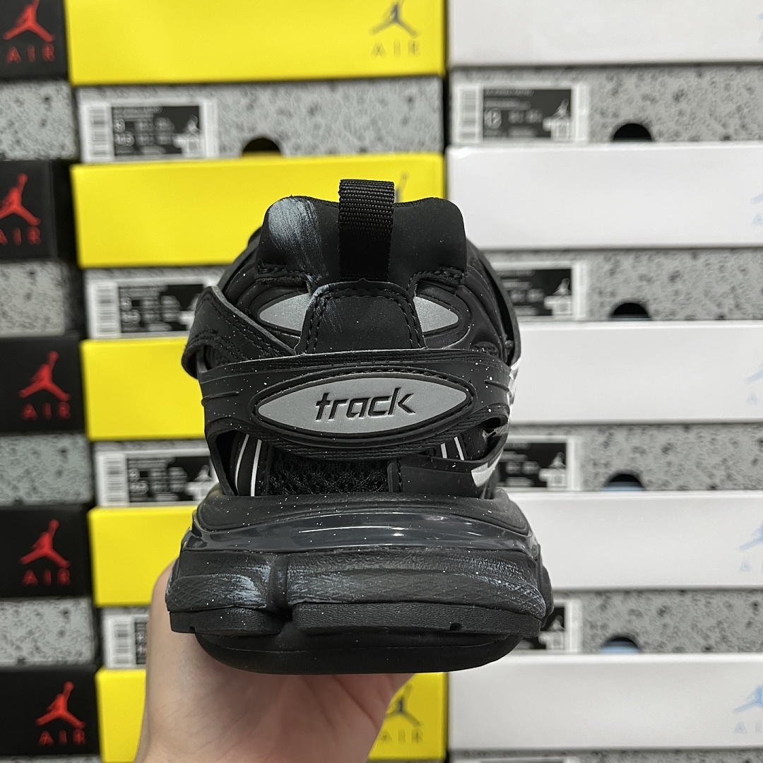 Balenciaga BLCG Track 3.0 - Image 6