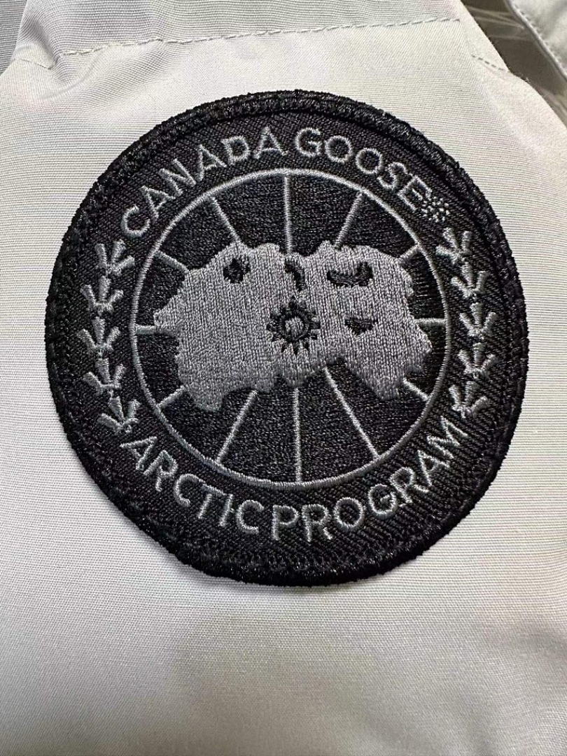 Canada Goose Wyndham Parka - Image 99