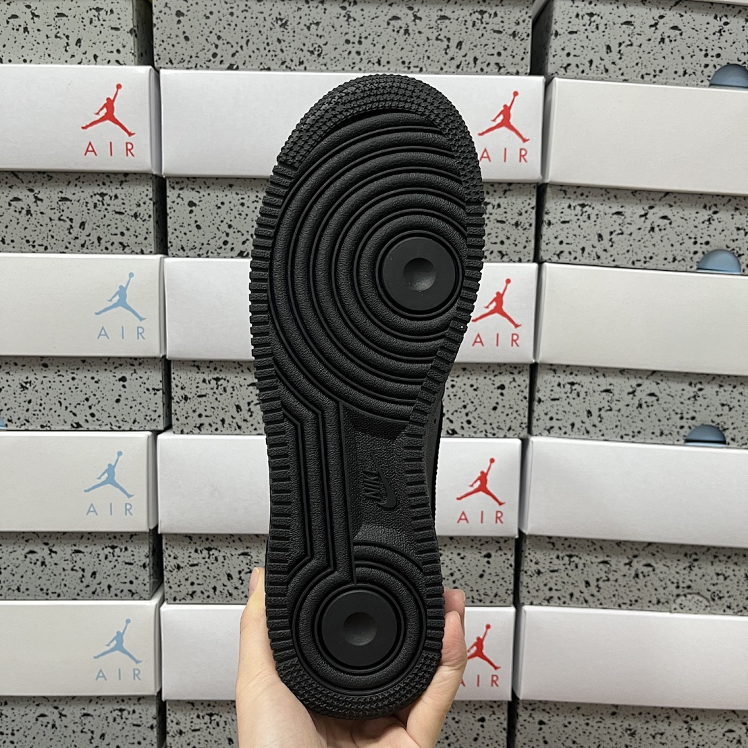 Nike Air Force 1 Low Supreme (Black) - Image 7