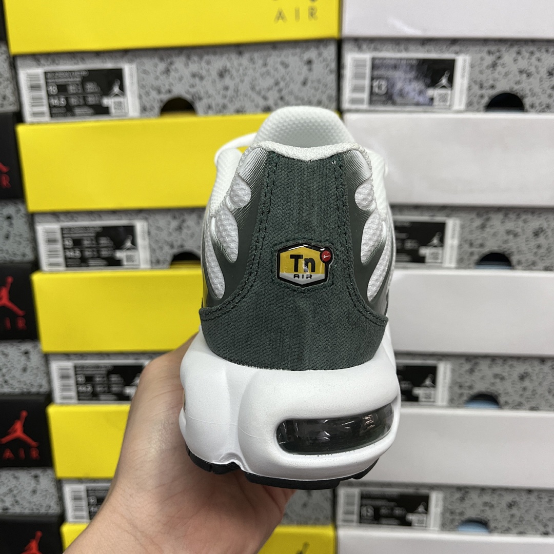 Nike Air Max Plus - Image 2