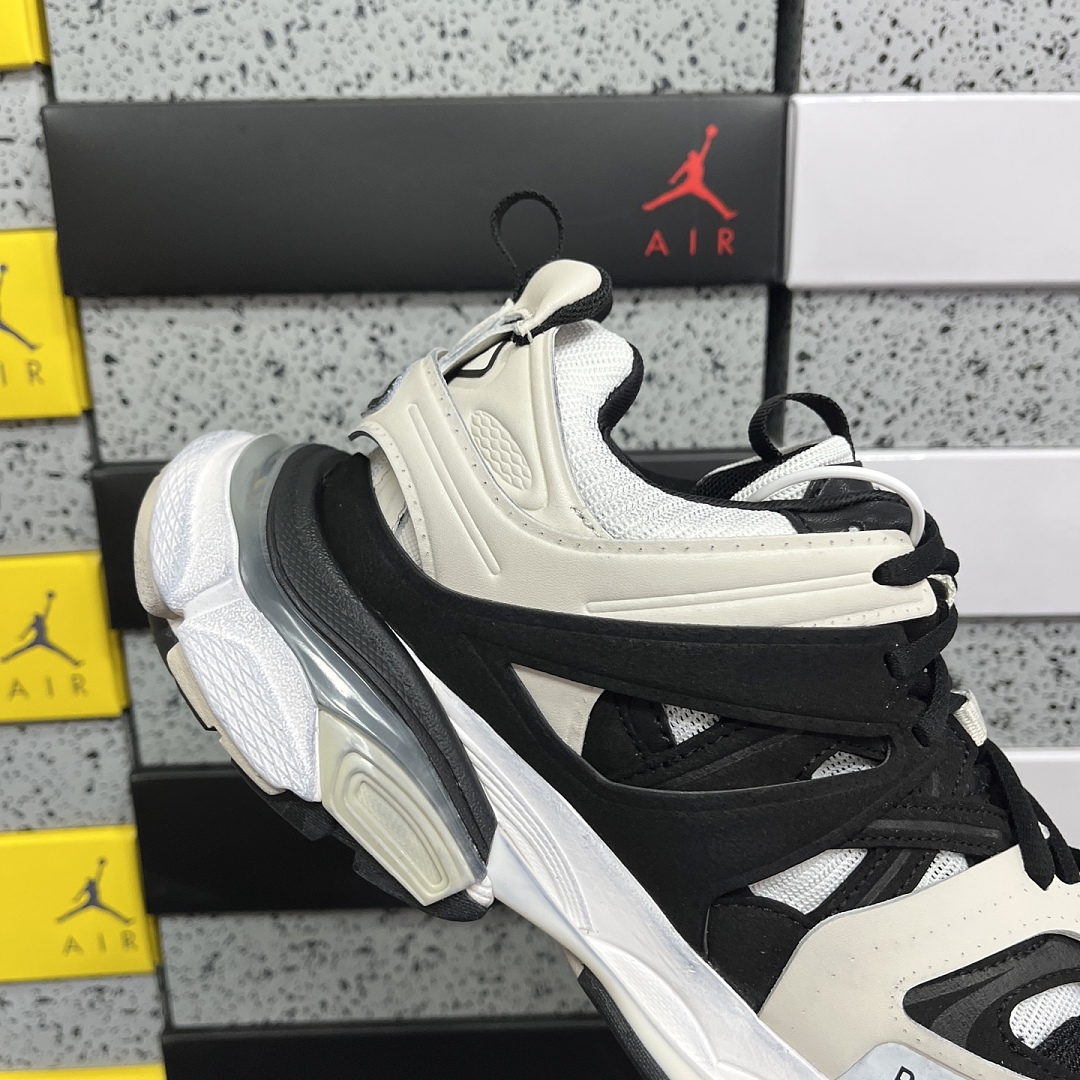 Balenciaga Track - Image 2