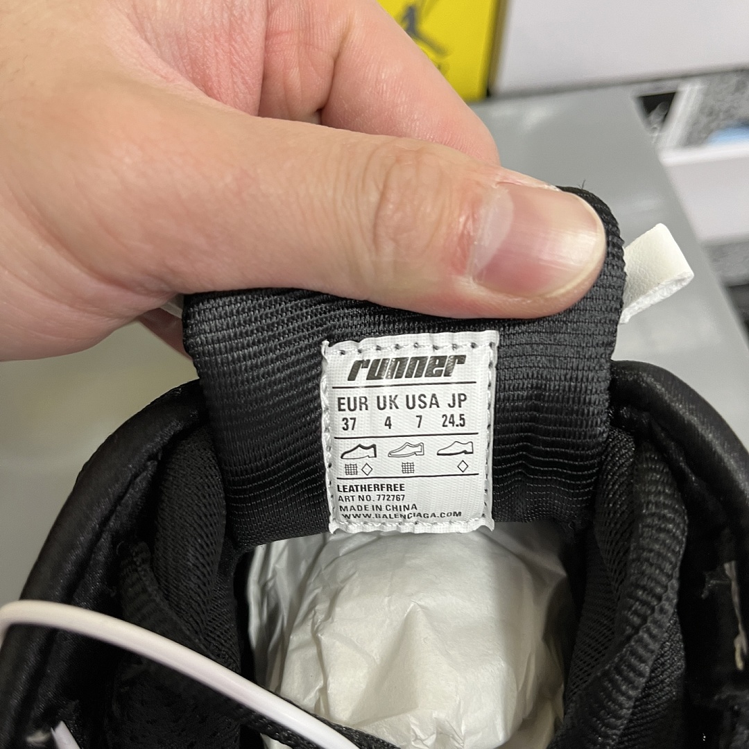 Balenciaga BLCG Runner 7.5 - Image 7