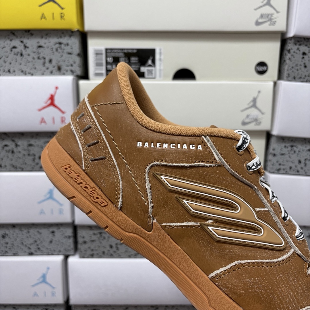 Balenciaga Hamptons Sneakers 18 Gen - Image 11