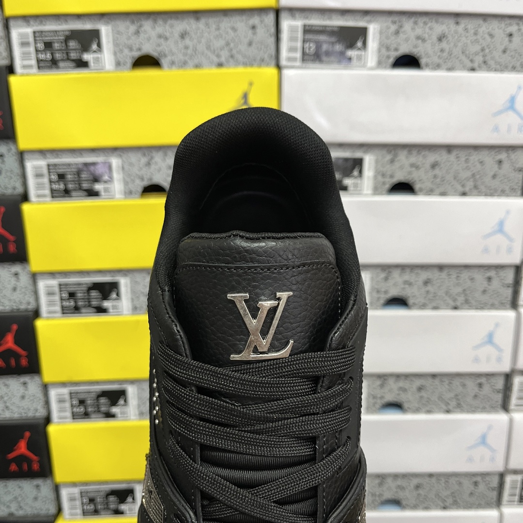 Louis Vuitton Trainer V2-02 - Image 6