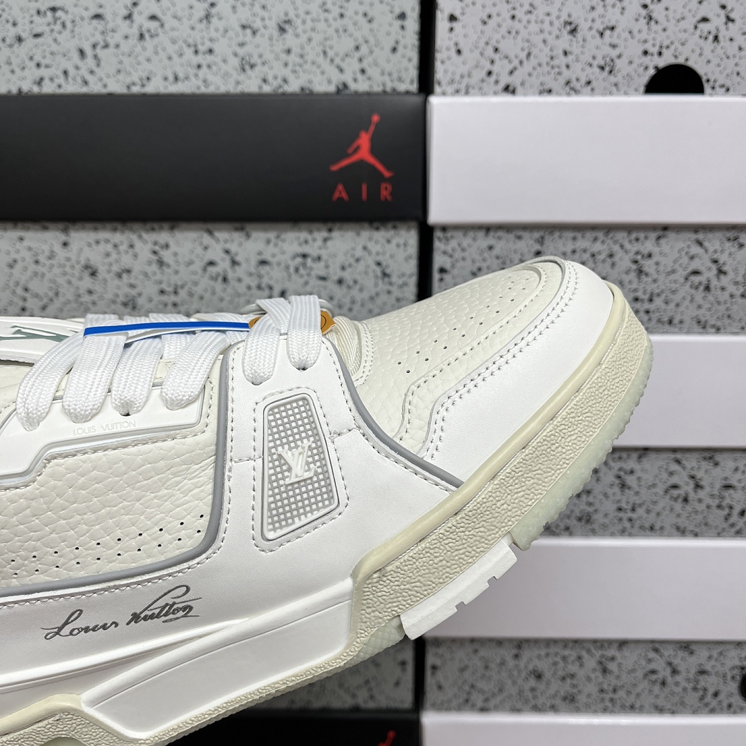 Louis Vuitton Trainer - Image 2