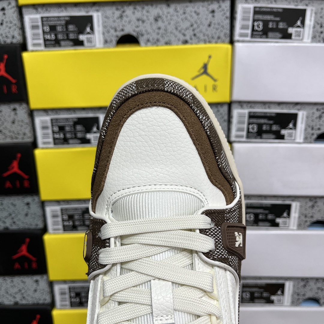 Louis Vuitton Trainer 1-08 - Image 2