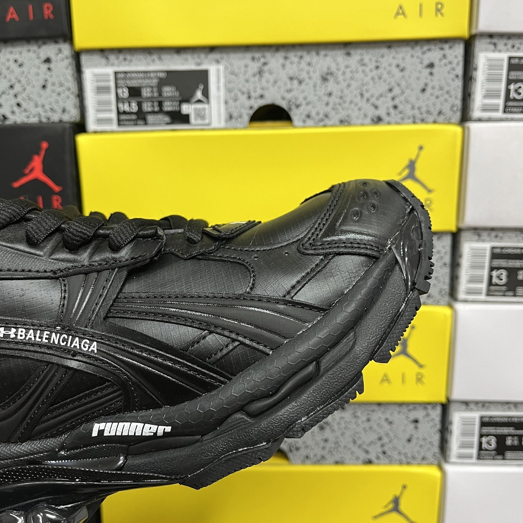 Balenciaga BLCG Runner 7.5 - Image 3