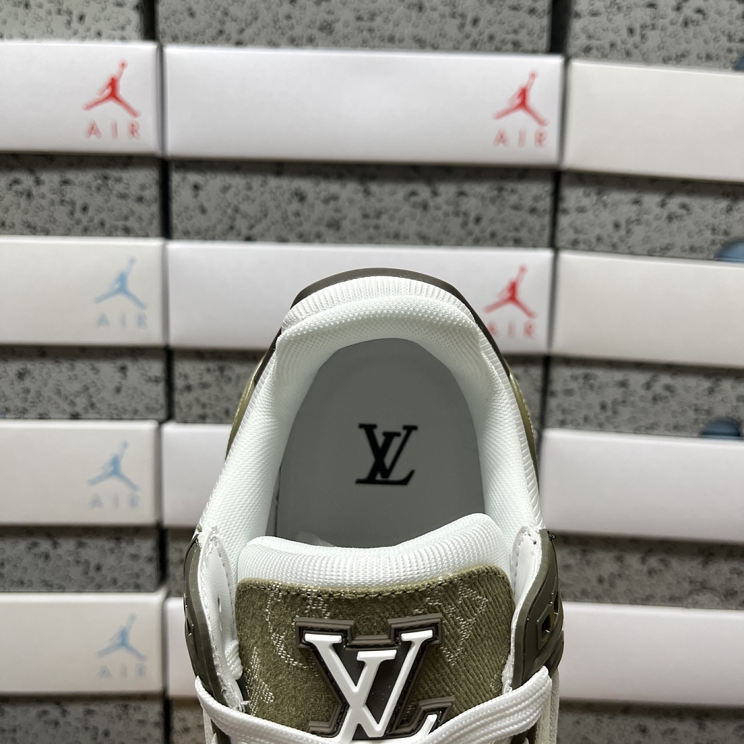 Louis Vuitton Trainer (OLIVE GREEN White) - Image 2