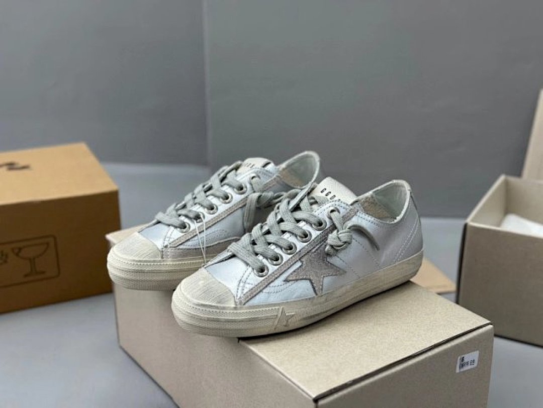 Golden Goose Deluxe Brand - Image 3