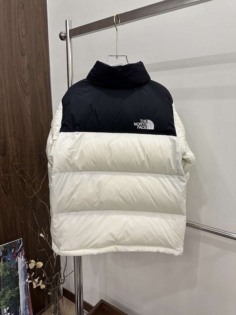 Chanel The North Face 1996 Retro Nuptse 700 Fill Packable Jacket - Image 92