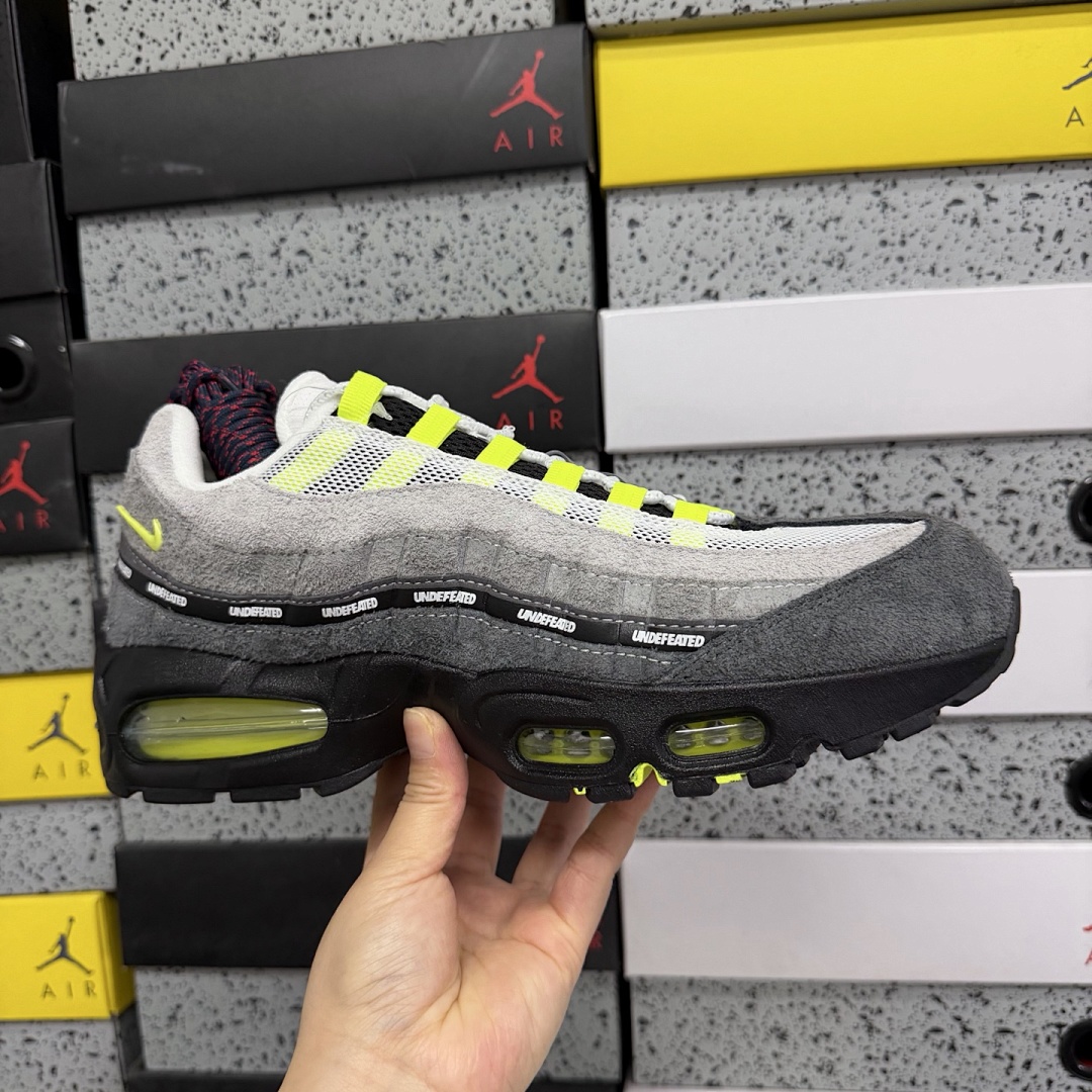 Nike Air Max 95 SP Undefeated Geo NYC Neon IB4523-004 - Image 9