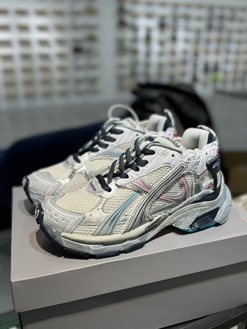 Balenciaga BLCG Runner 7.5 - Image 4