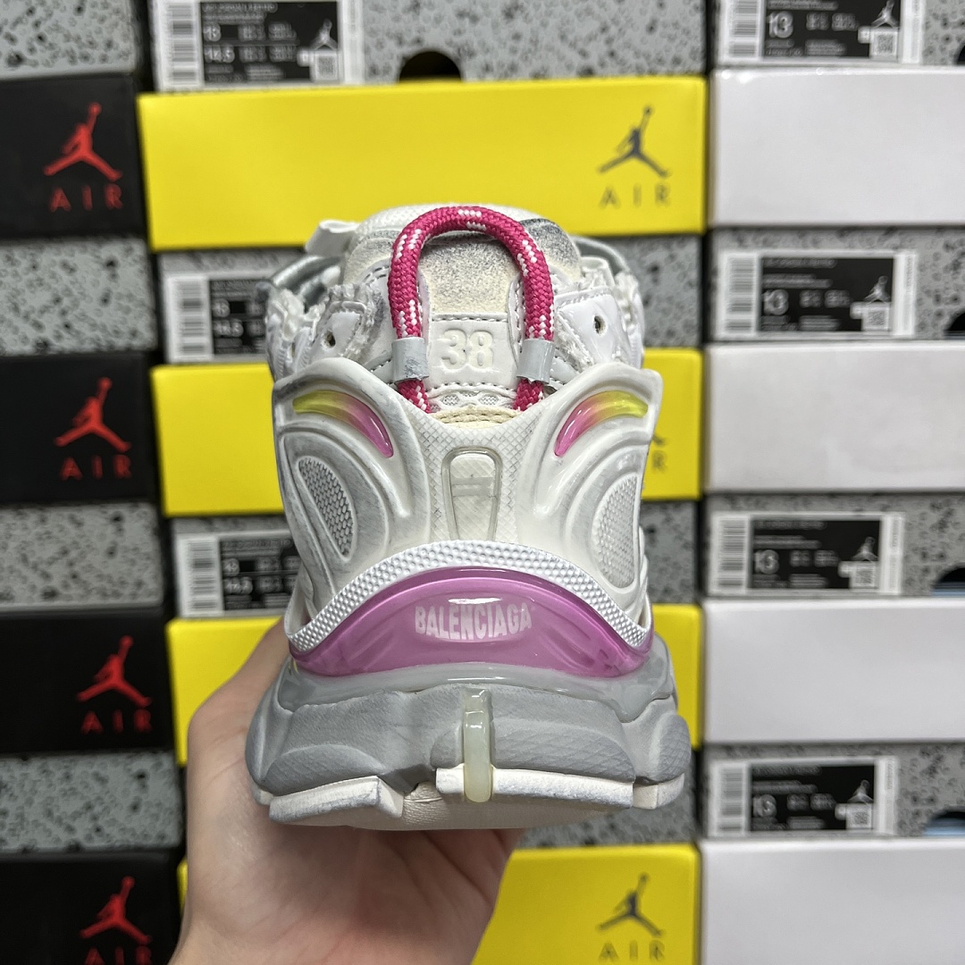 Balenciaga BLCG Runner 7.5 - Image 8
